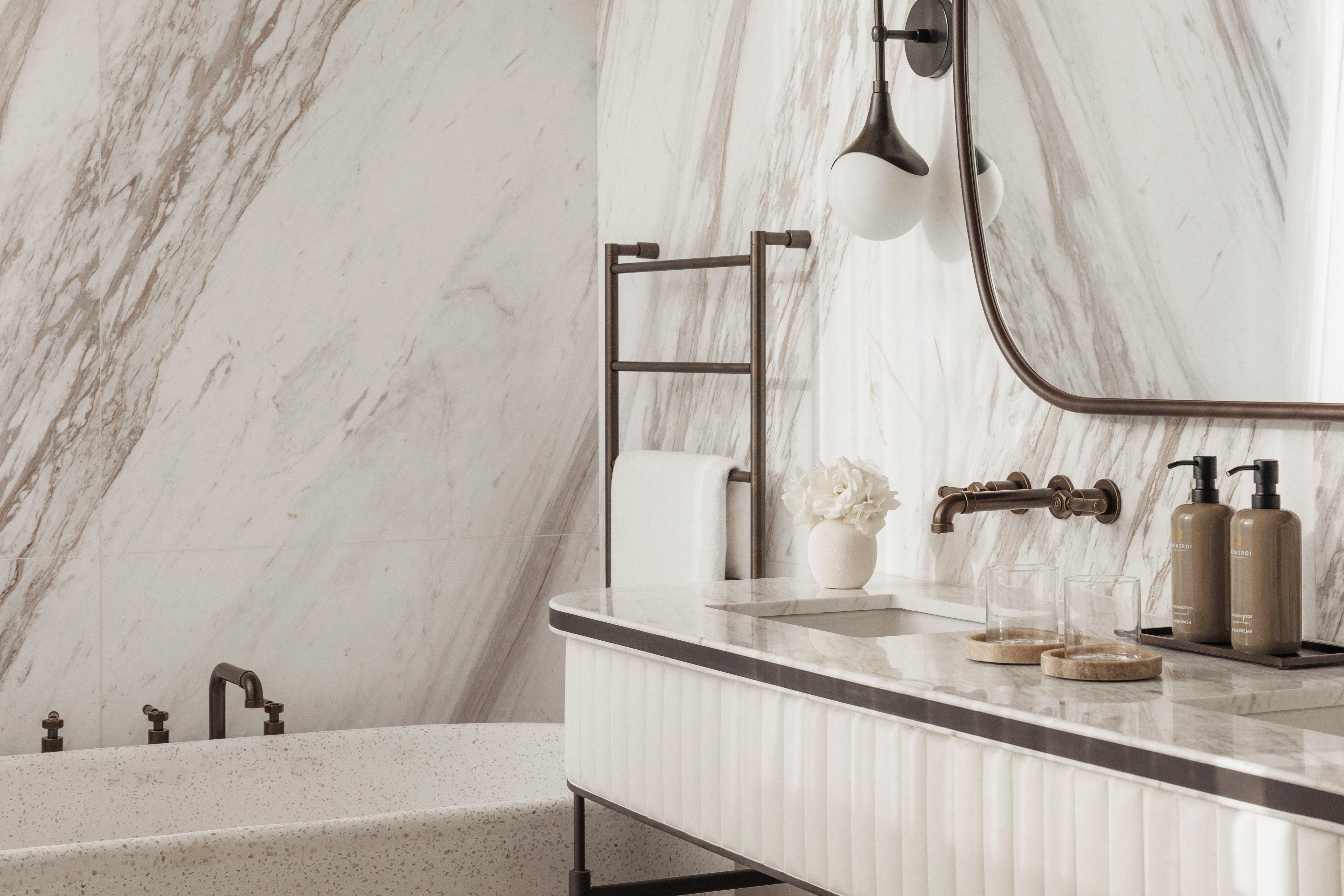 Bedroom Suite Bathroom